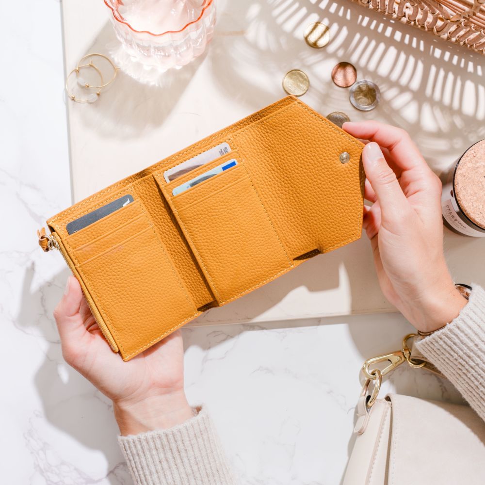 Personalised Wallet with Text and Symbol