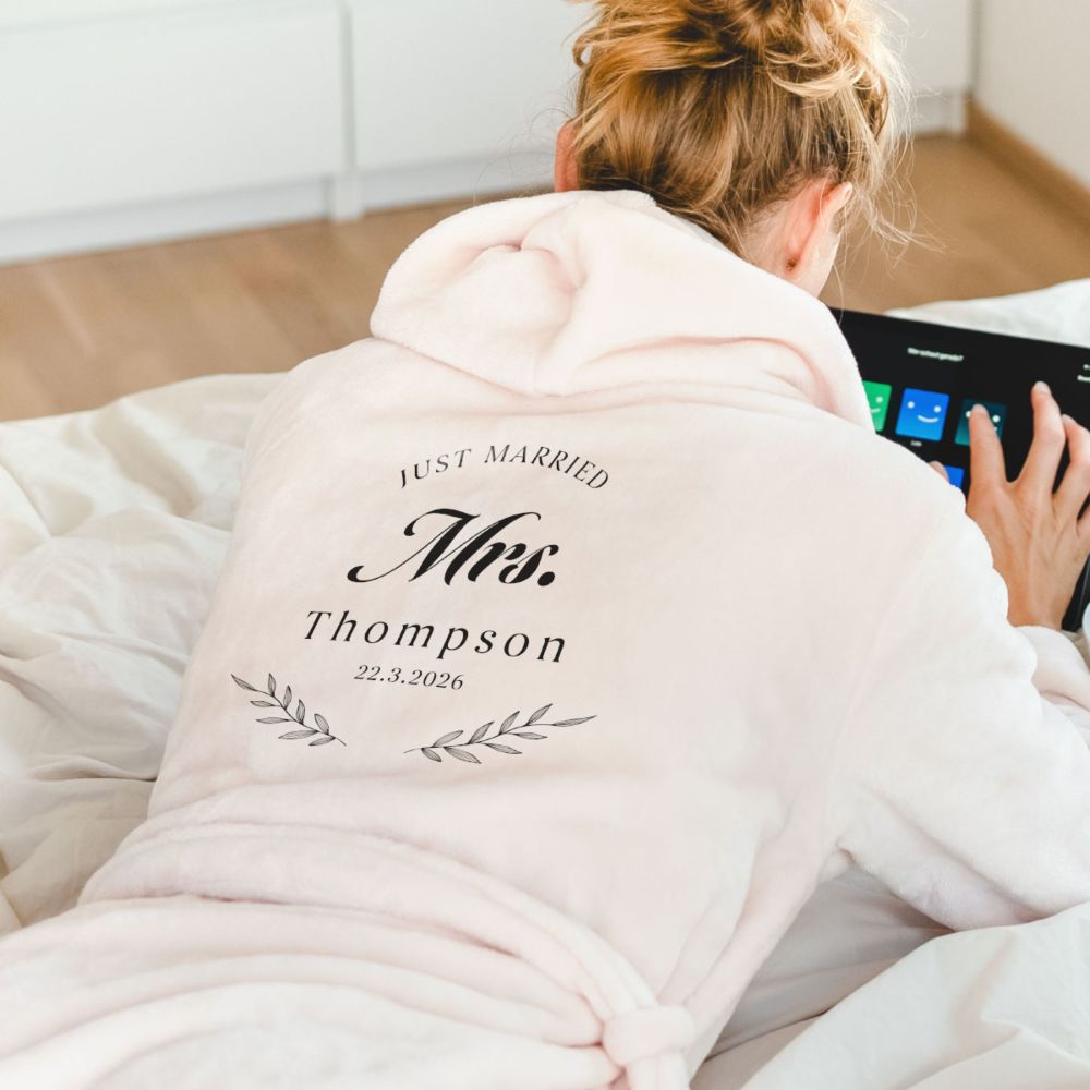Personalised Wreath Bathrobe
