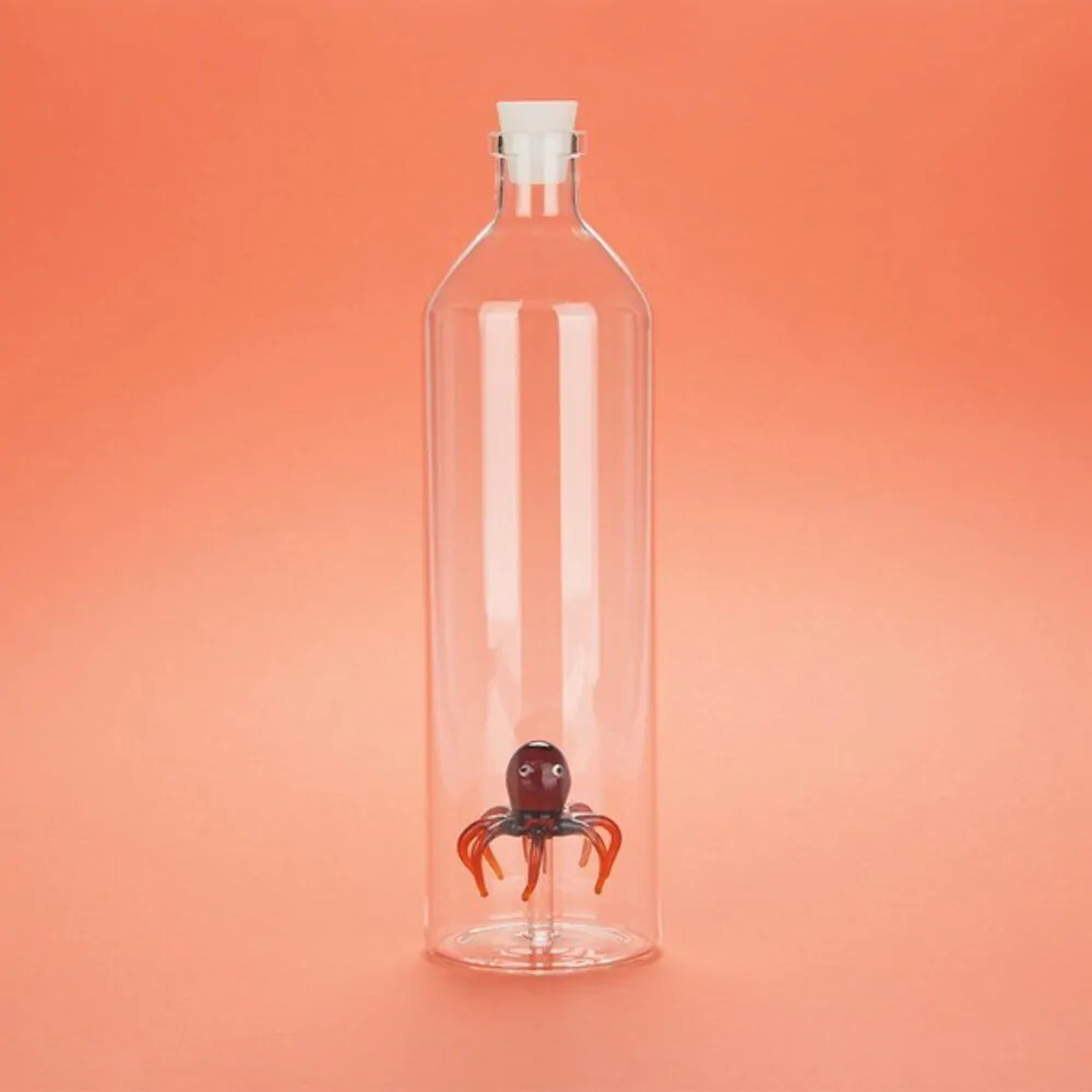 Flasche mit Oktopus