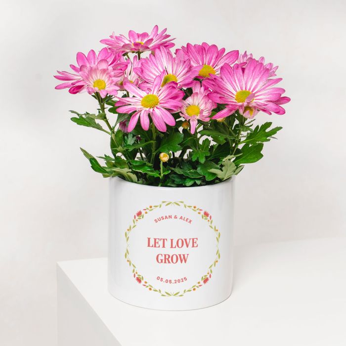 Personalised Plant Pot with Text and Wreath